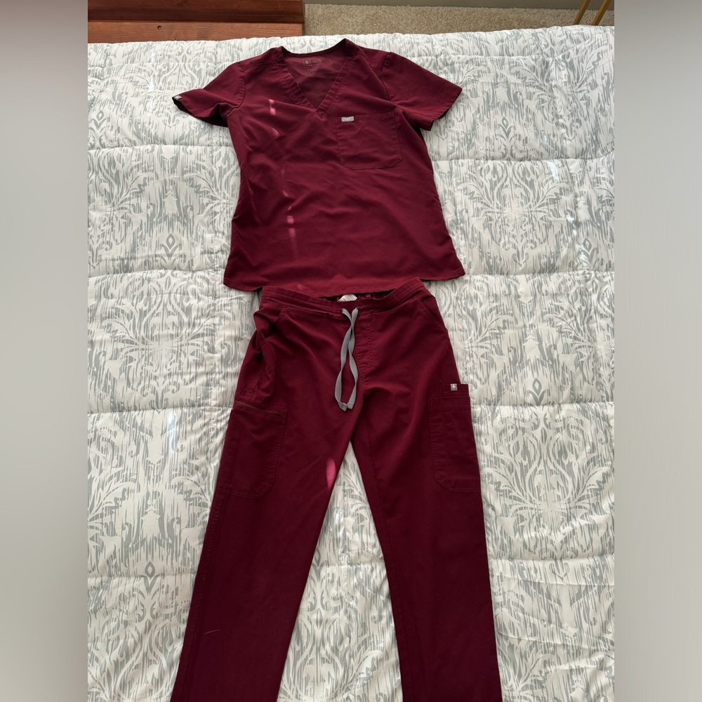 Figs Maroon Scrub Set